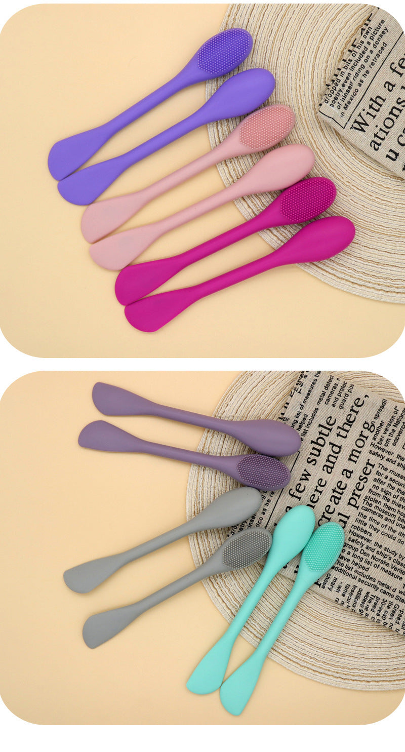 Lip exfoliating brush